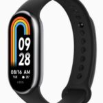 Installing and removing the Xiaomi Smart Band 8 wristband